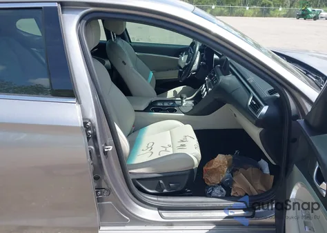 2022 Genesis G70 2.0T Rwd из США, поврежденный, VIN KMTG34TA0NU090317